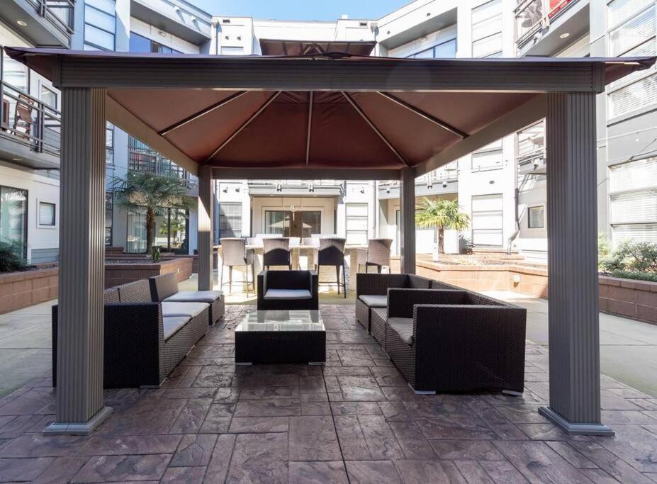 Luxury Apartment Wifi, Gym, Pool, Shops & Food! Unit 329 Charlotte Zewnętrze zdjęcie