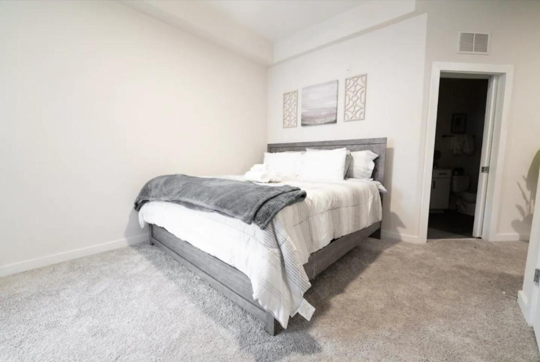 Luxury Apartment Wifi, Gym, Pool, Shops & Food! Unit 329 Charlotte Zewnętrze zdjęcie