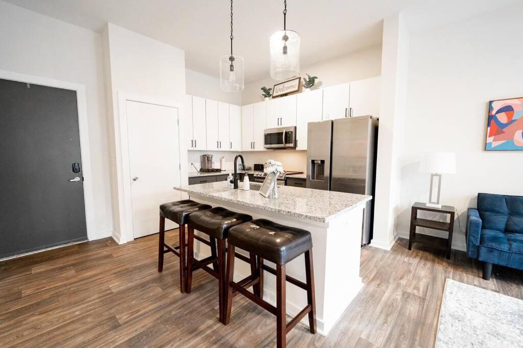Luxury Apartment Wifi, Gym, Pool, Shops & Food! Unit 329 Charlotte Zewnętrze zdjęcie